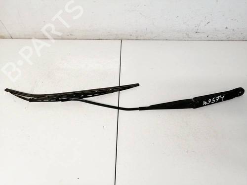 Used Front windshield wiper arm FIAT PUNTO (188_) 1.9 JTD (86 hp) 32962899