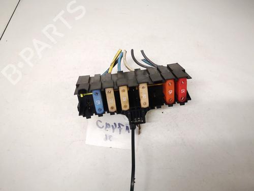 Used Fuse box Fuse box PEUGEOT 407 (6D_) 1.6 HDi 110 (6D9HZC, 6D9HYC) (109 hp) 32889814 32889814