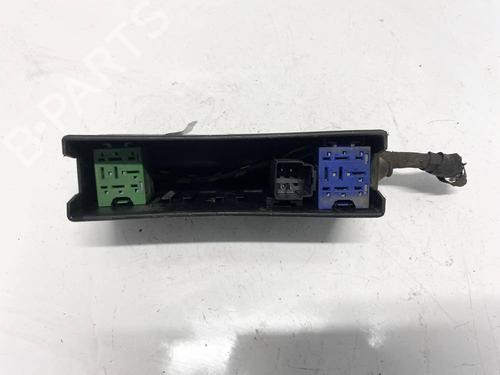 Used Fuse box Fuse box 32581951 32581951