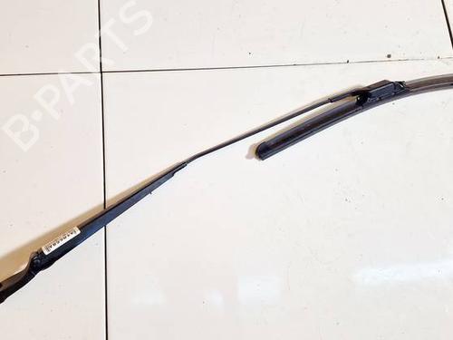 Used Front windshield wiper arm Front windshield wiper arm 32563040 32563040