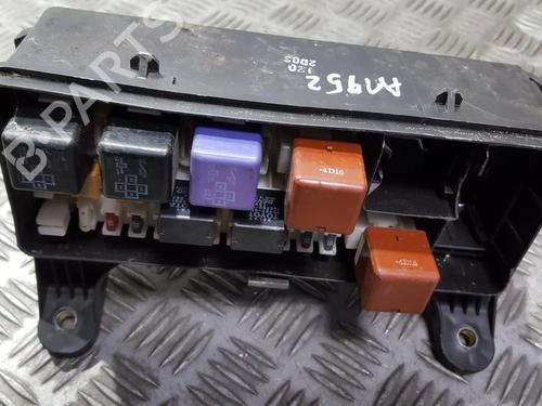 fuse-box-toyota-previa-ii-_r3_-2000-2001-2002-2003-2004-2005-2006-33486785 main image