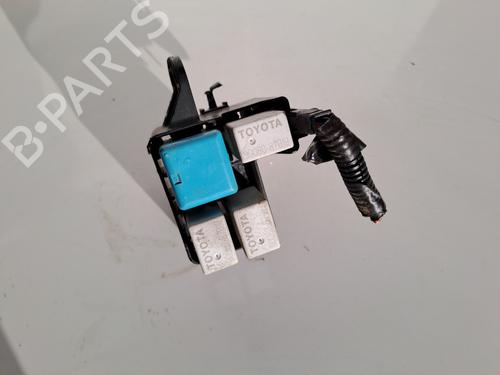 Used Fuse box Fuse box TOYOTA AYGO (_B1_) 1.4 D-4D (WNB10_, WNB10R) (54 hp) 32887351 32887351