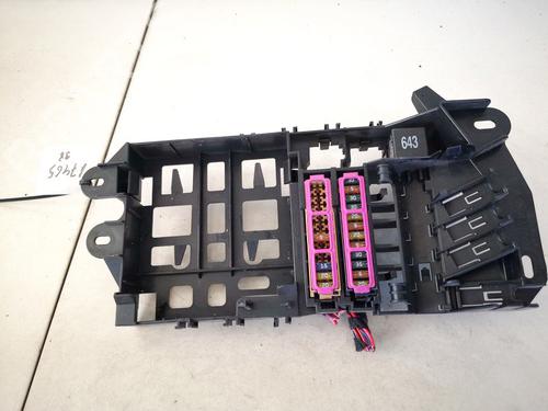 Used Fuse box Fuse box AUDI A6 C6 (4F2) 2.7 TDI (180 hp) 32898519 32898519
