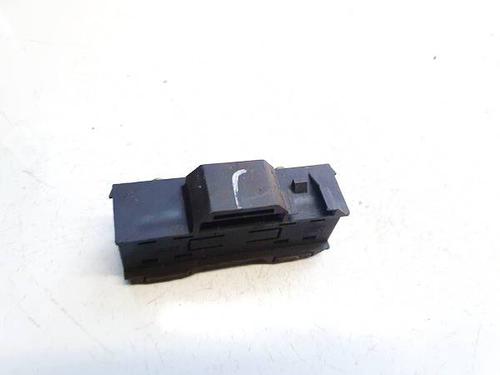 Used Fuse box Fuse box 32601227 32601227