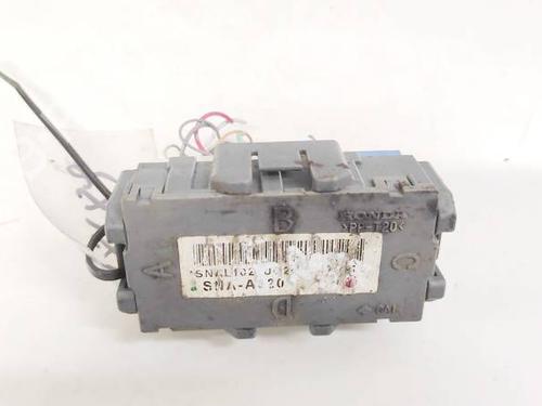 Used Fuse box Fuse box 32930438 32930438