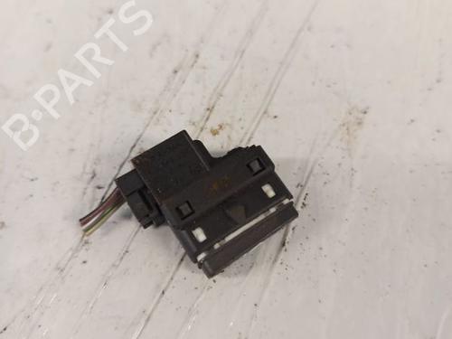 Used Switch Switch VW PHAETON (3D1, 3D2, 3D3, 3D4, 3D6, 3D7, 3D8, 3D9) 3.0 V6 TDI 4motion (224 hp) 34989600 34989600