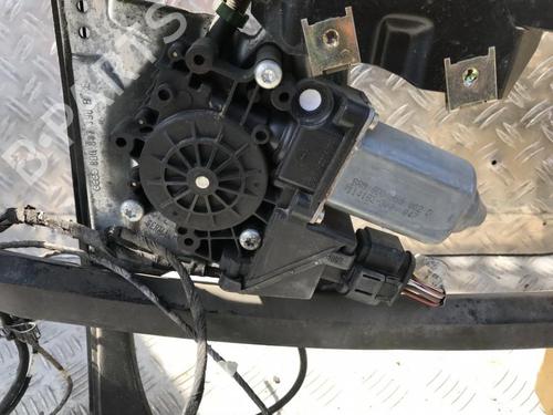 Used Right front window motor Right front window motor AUDI A4 B5 (8D2) 1.8 (125 hp) 35678664 35678664