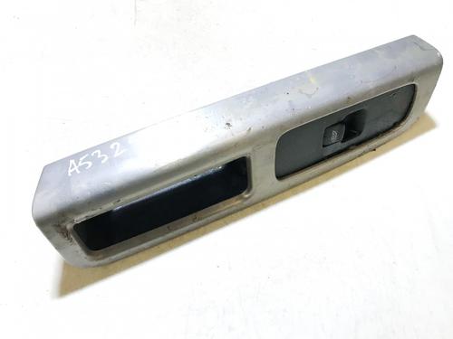Used Switch Switch VOLVO V50 (545) 2.0 D (136 hp) 33107241 33107241