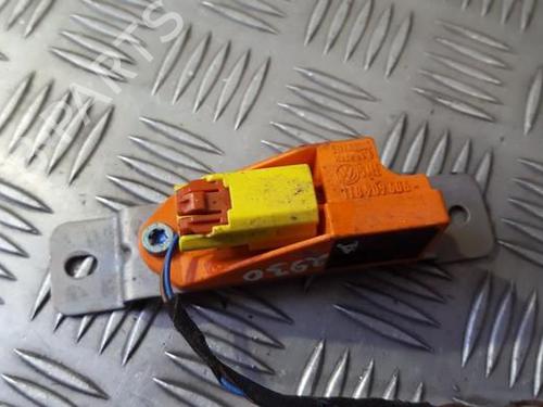 Used Electronic module Electronic module VW TOURAN (1T1, 1T2) 2.0 TDI (136 hp) 33493829 33493829