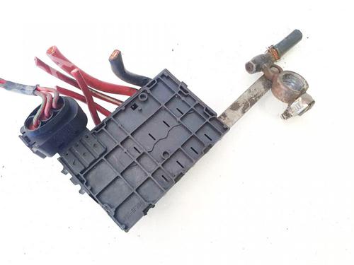Used Fuse box Fuse box 32909589 32909589