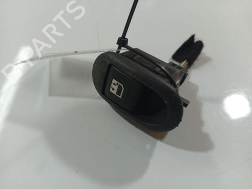 switch-peugeot-1007-km_-2005-32551207 main image