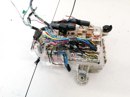 fuse-box-toyota-previa-ii-_r3_-2000-2001-2002-2003-2004-2005-2006-32879846 main image