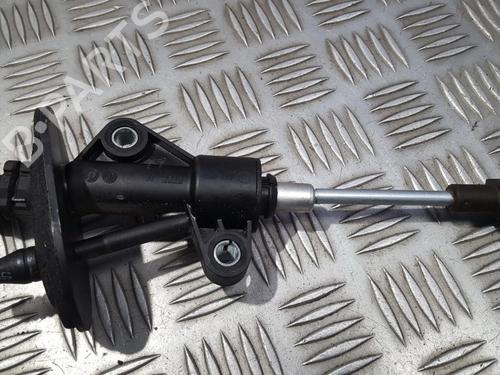 Used Clutch slave cylinder Clutch slave cylinder OPEL CORSA D (S07) 1.2 (L08, L68) (80 hp) 35709599 35709599