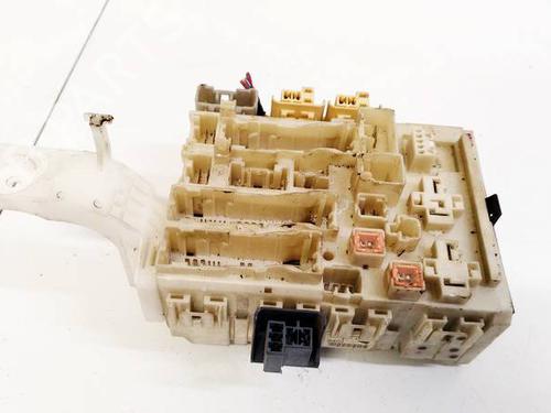 Used Fuse box TOYOTA YARIS (_P9_) 1.4 D-4D (NLP90_, NLP90R) (90 hp) 32609969