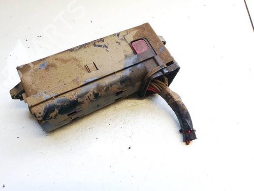 fuse-box-renault-scenic-ii-jm01_-2003-2004-2005-2006-2007-2008-2009-2010-32625869 main image