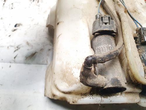 Used Washer pump Washer pump TOYOTA RAV 4 II (_A2_) 2.0 D 4WD (CLA20_, CLA21_, CLA20R, CLA21R) (116 hp) 35459493 35459493