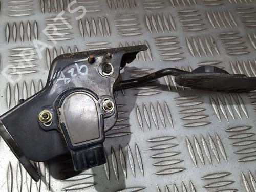Pedale Pedale TOYOTA COROLLA Verso (ZER_, ZZE12_, R1_) 2.0 D-4D (CUR10_, CUR10R) (116 hp) 35698068 35698068