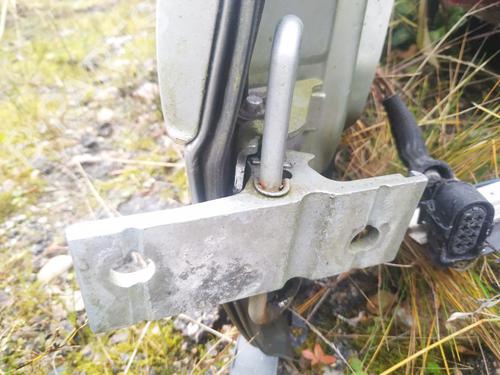 Used Hinge/Door check strap Hinge/Door check strap AUDI A8 D2 (4D2, 4D8) 2.8 (193 hp) 32889534 32889534