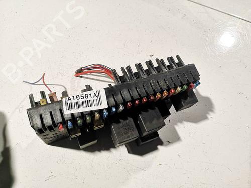 Used Fuse box AUDI 100 C3 Saloon (443, 444) 2.0 (115 hp) 32569463