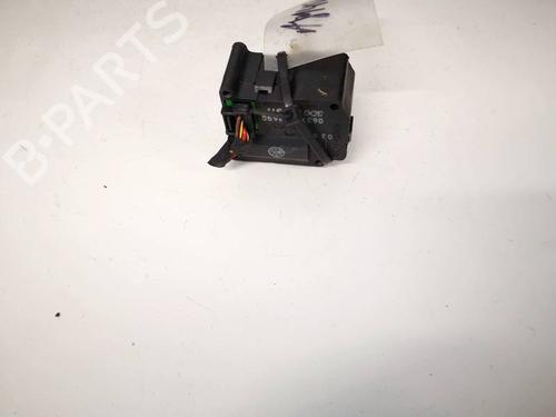 Used Electronic module Electronic module VW PHAETON (3D1, 3D2, 3D3, 3D4, 3D6, 3D7, 3D8, 3D9) 3.2 V6 (241 hp) 32941827 32941827