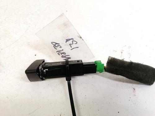 Warning switch VOLVO V70 II (285) D5 | BP35396587I22 - Image 3