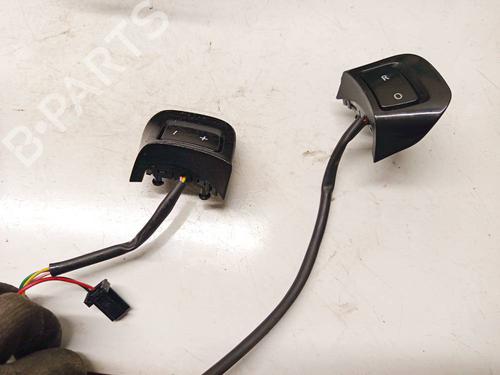 Used Steering wheel controls Steering wheel controls 34810238 34810238