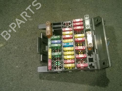 Used Fuse box Fuse box OPEL OMEGA B (V94) 2.0 16V (F69, M69, P69) (136 hp) 33483225 33483225
