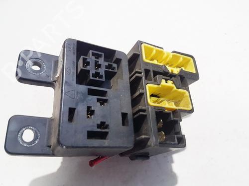 Used Fuse box Fuse box HYUNDAI ELANTRA III (XD) 2.0 CRDi (113 hp) 33523882 33523882