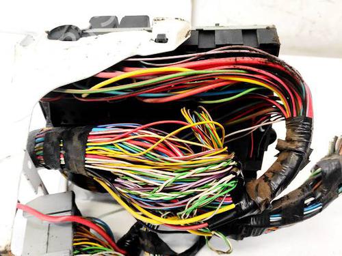 Fuse box VOLVO S60 I (384) D5 | BP32943131E1 - Image 2