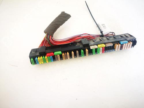 Used Fuse box Fuse box BMW 5 (E39) 520 i (150 hp) 33075030 33075030