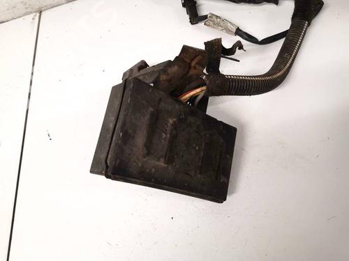 fuse-box-peugeot-206-sw-2ek-2002-32942471 main image