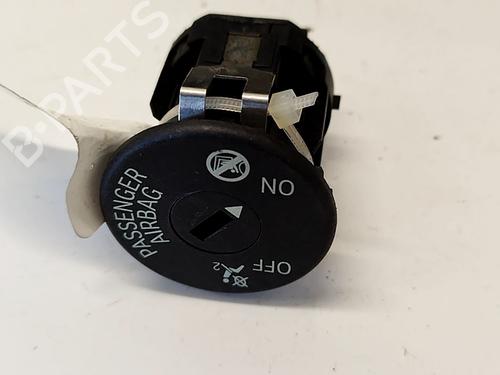 Interruttore Interruttore BMW 3 (F30, F80) 318 d (150 hp) 37064295 37064295