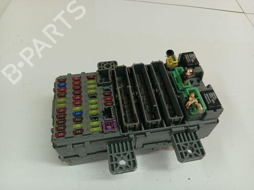 Used Fuse box Fuse box 38078772 38078772