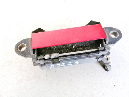 front-right-exterior-door-handle-audi-a4-b5-8d2-1994-1995-1996-1997-1998-1999-2000-2001-35022605 main image