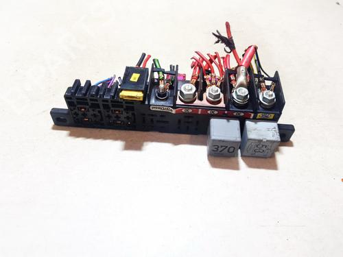 fuse-box-vw-passat-b55-3b3-2000-2001-2002-2003-2004-2005-33066528 main image