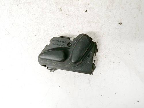 switch-mercedes-benz-c-class-w203-2000-2001-2002-2003-2004-2005-2006-2007-35134035 main image