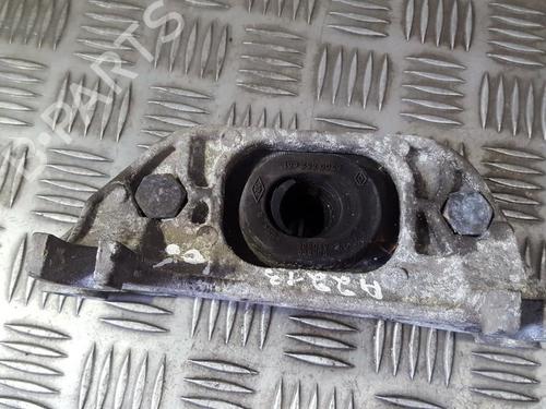 Used Engine mount Engine mount RENAULT MEGANE II (BM0/1_, CM0/1_) 1.5 dCi (BM02, BM13, BM2A, CM02, CM13) (101 hp) 33495376 33495376