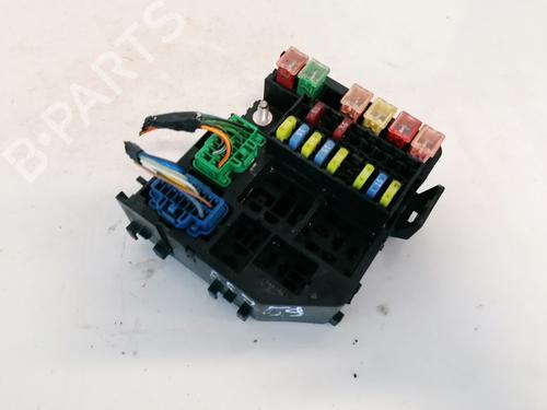 Used Fuse box Fuse box FORD MONDEO III (B5Y) 2.0 16V TDDi / TDCi (115 hp) 33086659 33086659