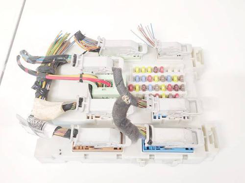 Used Fuse box Fuse box FORD FOCUS III 1.0 EcoBoost (125 hp) 32934220 32934220