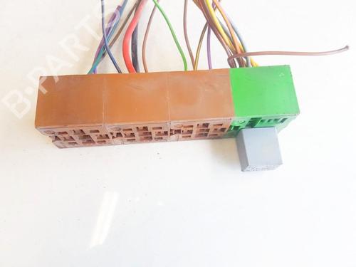 Used Fuse box Fuse box VW LT 28-35 II Bus (2DB, 2DE, 2DK) 2.5 TDI (102 hp) 33523708 33523708