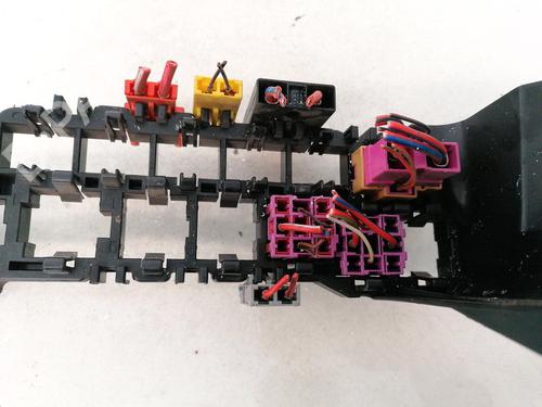 Fuse box VW PASSAT B5.5 (3B3) 1.9 TDI | BP33068414E1 - Image 3