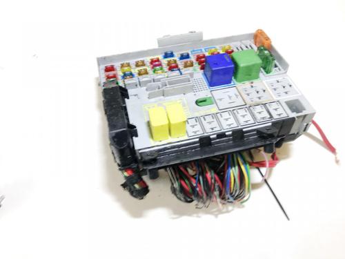 fuse-box-opel-zafira-a-mpv-t98-1999-2000-2001-2002-2003-2004-2005-2006-33075672 main image