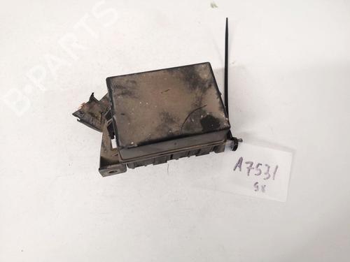 Used Fuse box Fuse box 32890305 32890305