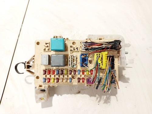 Used Fuse box Fuse box 32552788 32552788