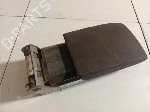 Used Armrest / Center console Armrest / Center console VW GOLF PLUS V (5M1, 521) 1.9 TDI (105 hp) 39906721 39906721