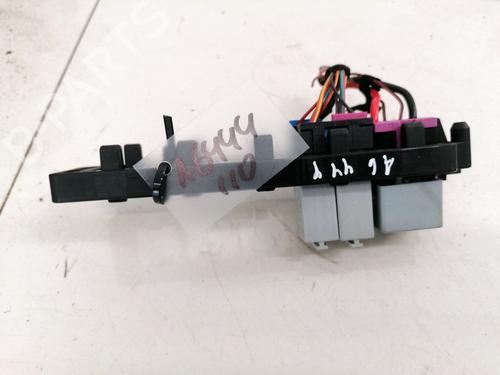 fuse-box-vw-golf-v-1k1-2003-2004-2005-2006-2007-2008-2009-2010-33088794 main image