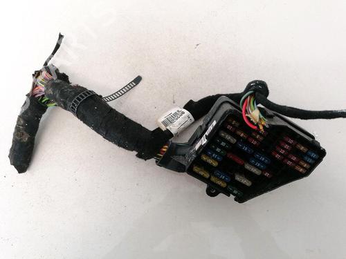 fuse-box-vw-passat-b55-3b3-2000-2001-2002-2003-2004-2005-33068422 main image