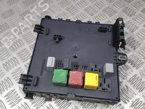 Used Fuse box Fuse box OPEL VECTRA C (Z02) 1.9 CDTI (F69) (150 hp) 33503602 33503602
