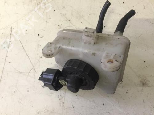 brake-fluid-reservoir-ford-focus-i-daw-dbw-1998-1999-2000-2001-2002-2003-2004-2005-2006-2007-2008-2009-35658244 main image