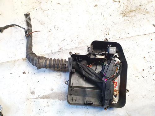 Used Fuse box Fuse box VW PASSAT B5.5 (3B3) 1.9 TDI (101 hp) 32902459 32902459